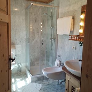 Camera con letto king size su attico su attico